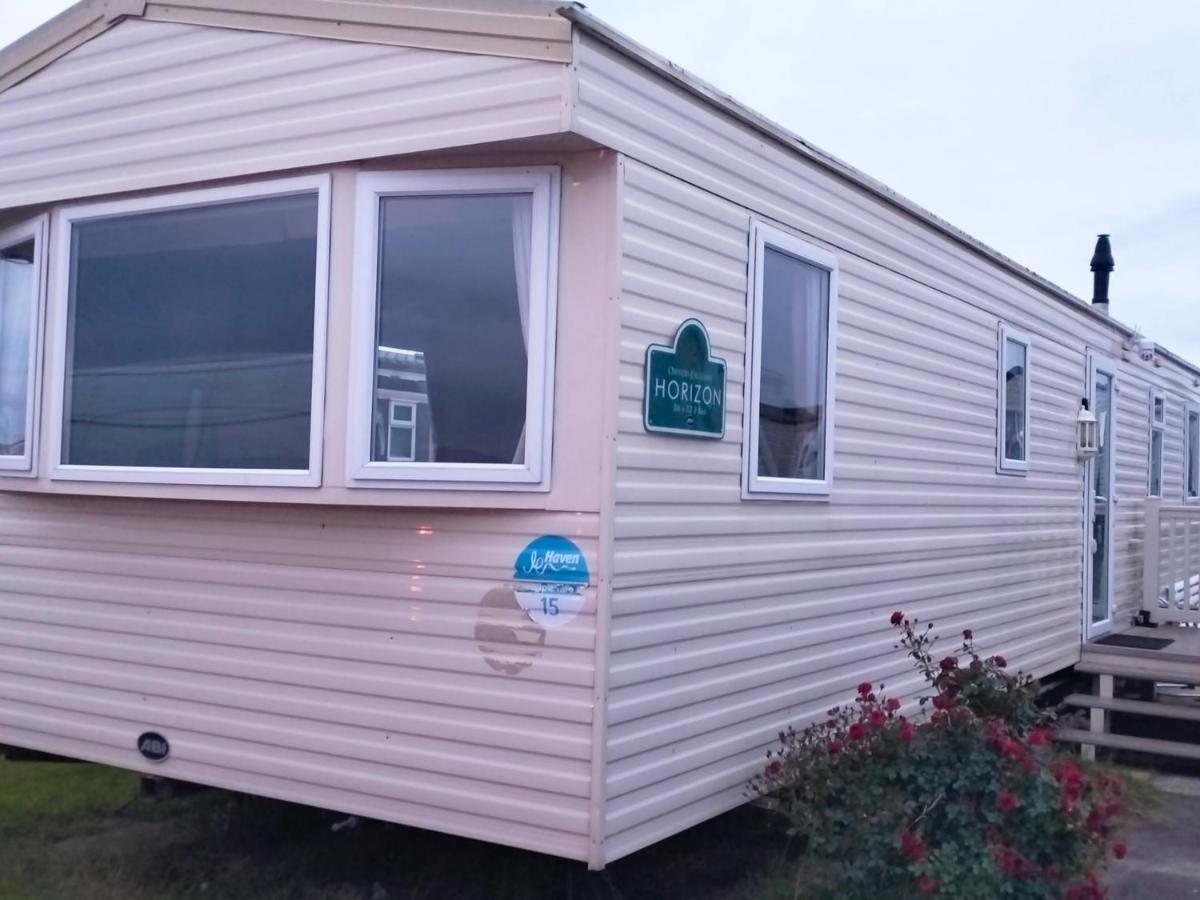 Seascape - Blue Dolphin Holiday Park Gristhorpe Exterior photo